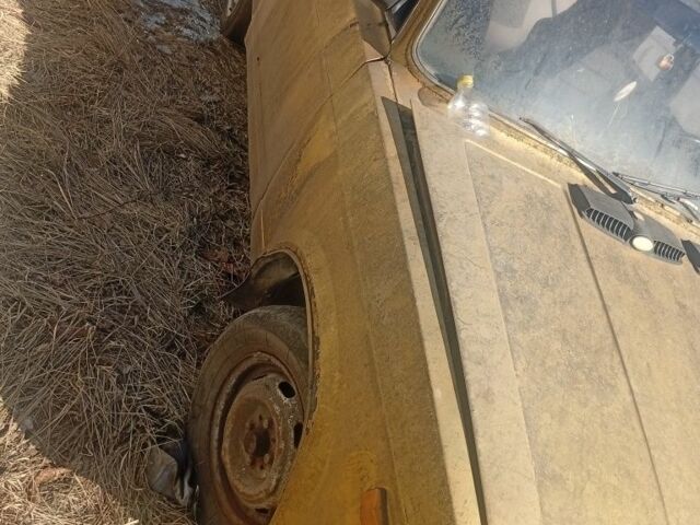 Желтый ВАЗ 2105, объемом двигателя 0 л и пробегом 200 тыс. км за 316 $, фото 1 на Automoto.ua