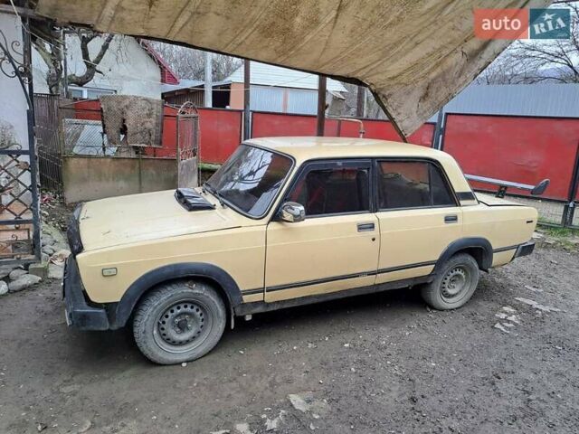 Жовтий ВАЗ 2105, об'ємом двигуна 1.3 л та пробігом 100 тис. км за 700 $, фото 1 на Automoto.ua