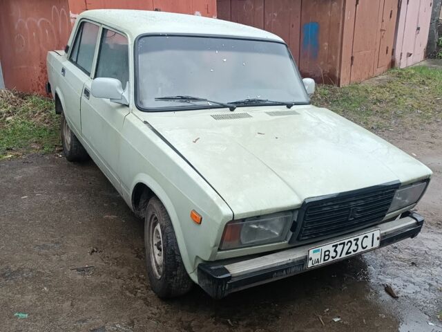 Серый ВАЗ 2105, объемом двигателя 0 л и пробегом 200 тыс. км за 700 $, фото 1 на Automoto.ua