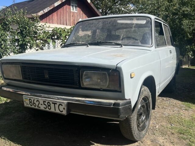 Серый ВАЗ 2105, объемом двигателя 1.3 л и пробегом 200 тыс. км за 450 $, фото 1 на Automoto.ua