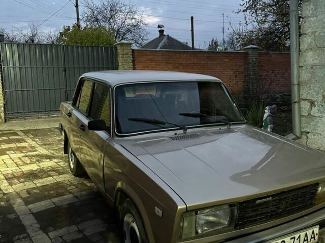Серый ВАЗ 2105, объемом двигателя 1.5 л и пробегом 100 тыс. км за 952 $, фото 1 на Automoto.ua