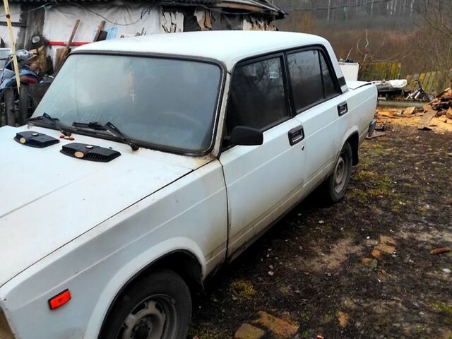 Серый ВАЗ 2105, объемом двигателя 1.5 л и пробегом 0 тыс. км за 600 $, фото 1 на Automoto.ua