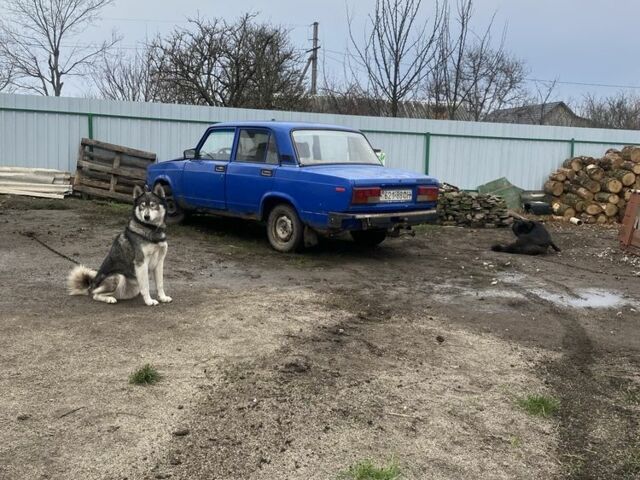 Синий ВАЗ 2105, объемом двигателя 0 л и пробегом 300 тыс. км за 332 $, фото 1 на Automoto.ua