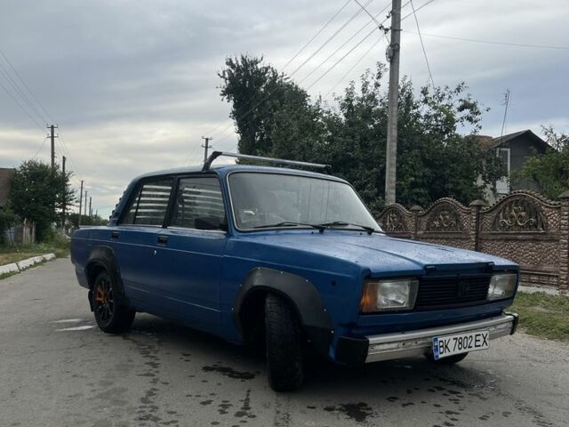 Синий ВАЗ 2105, объемом двигателя 1.2 л и пробегом 500 тыс. км за 1001 $, фото 1 на Automoto.ua