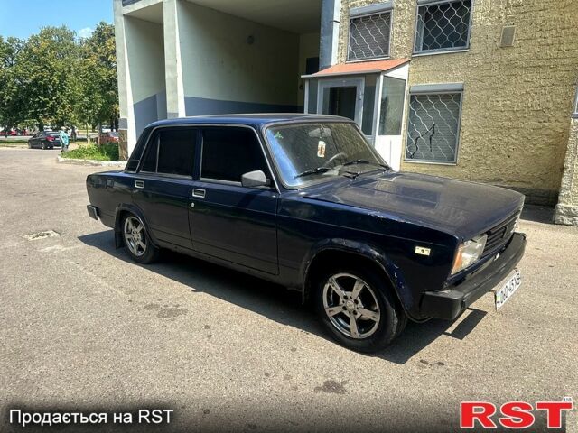Синий ВАЗ 2105, объемом двигателя 1.5 л и пробегом 300 тыс. км за 650 $, фото 1 на Automoto.ua