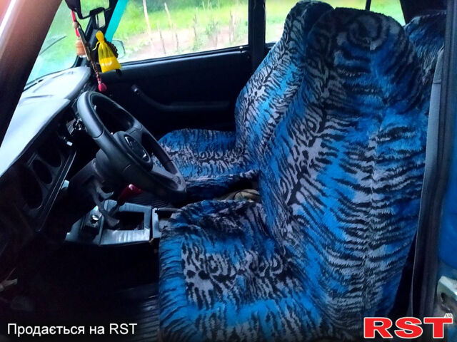 Синий ВАЗ 2105, объемом двигателя 1.3 л и пробегом 300 тыс. км за 500 $, фото 1 на Automoto.ua