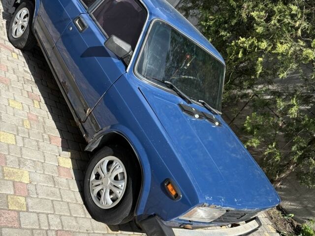 Синий ВАЗ 2105, объемом двигателя 1.3 л и пробегом 300 тыс. км за 273 $, фото 1 на Automoto.ua