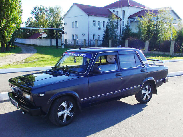 Синий ВАЗ 2105, объемом двигателя 1.3 л и пробегом 47 тыс. км за 1300 $, фото 1 на Automoto.ua