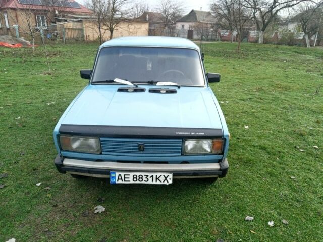 Синий ВАЗ 2105, объемом двигателя 1.5 л и пробегом 250 тыс. км за 709 $, фото 1 на Automoto.ua