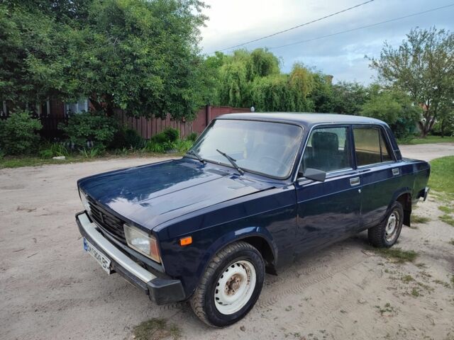 Синий ВАЗ 2105, объемом двигателя 1.5 л и пробегом 250 тыс. км за 403 $, фото 1 на Automoto.ua