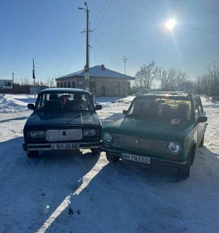Синій ВАЗ 2105, об'ємом двигуна 1.5 л та пробігом 300 тис. км за 800 $, фото 1 на Automoto.ua