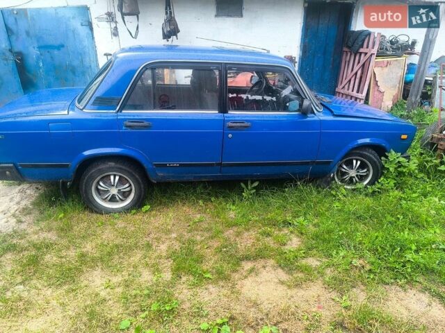 Синий ВАЗ 2105, объемом двигателя 1.5 л и пробегом 250 тыс. км за 1100 $, фото 1 на Automoto.ua