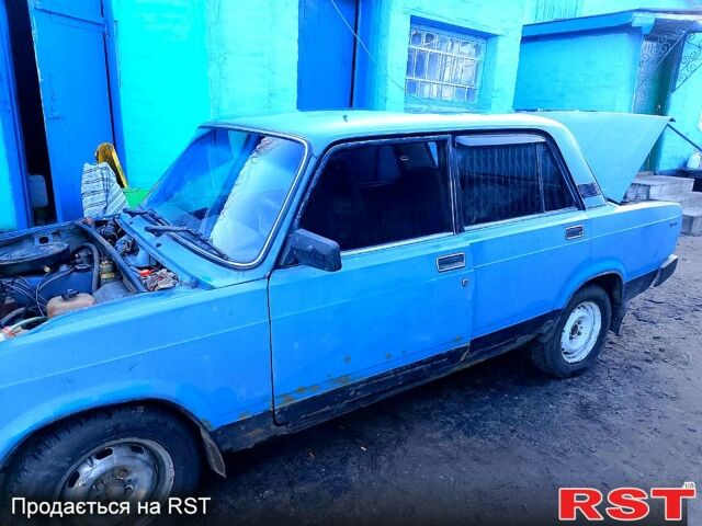 Синий ВАЗ 2105, объемом двигателя 1.3 л и пробегом 100 тыс. км за 500 $, фото 1 на Automoto.ua