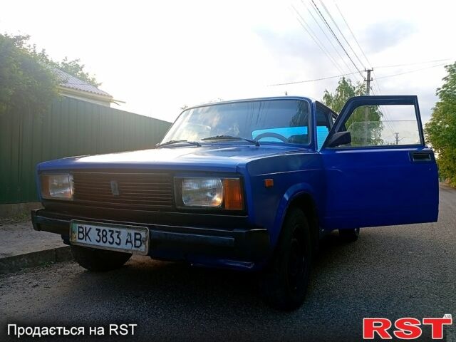 Синий ВАЗ 2105, объемом двигателя 1.5 л и пробегом 123 тыс. км за 450 $, фото 1 на Automoto.ua