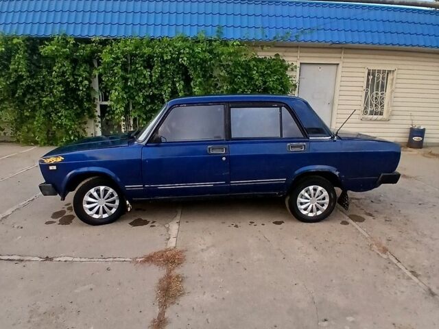 Синий ВАЗ 2105, объемом двигателя 1.45 л и пробегом 77 тыс. км за 650 $, фото 1 на Automoto.ua