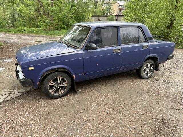 Синий ВАЗ 2105, объемом двигателя 1.5 л и пробегом 200 тыс. км за 500 $, фото 1 на Automoto.ua