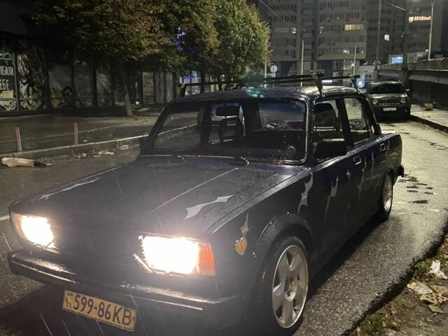 Синий ВАЗ 2105, объемом двигателя 1.5 л и пробегом 666 тыс. км за 1450 $, фото 1 на Automoto.ua