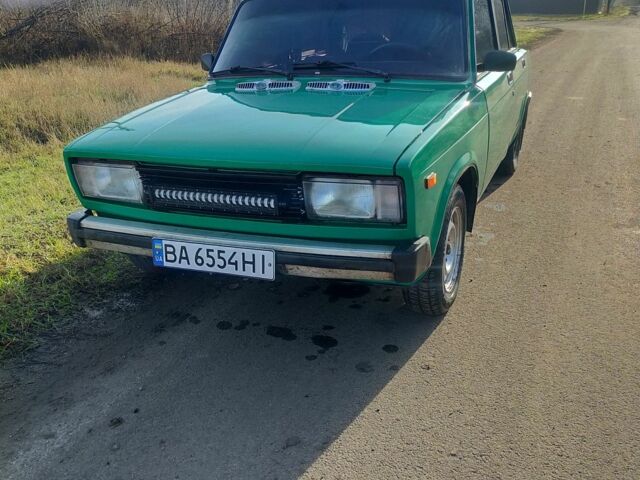 Зеленый ВАЗ 2105, объемом двигателя 2 л и пробегом 120 тыс. км за 881 $, фото 1 на Automoto.ua