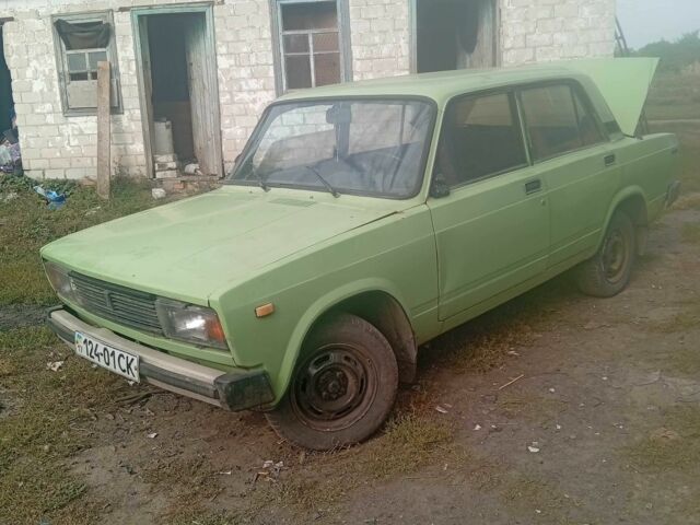 Зеленый ВАЗ 2105, объемом двигателя 1 л и пробегом 2 тыс. км за 224 $, фото 1 на Automoto.ua
