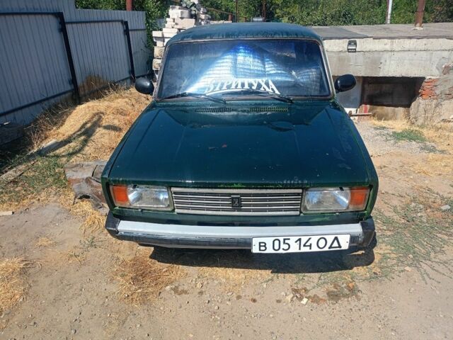 Зеленый ВАЗ 2105, объемом двигателя 1.5 л и пробегом 500 тыс. км за 450 $, фото 1 на Automoto.ua