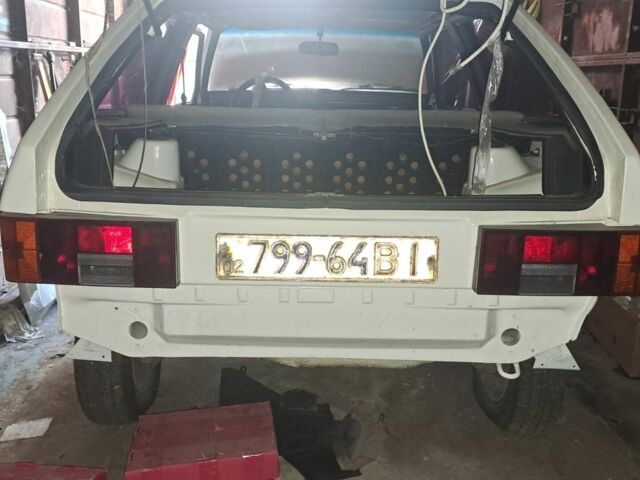 Белый ВАЗ 2106, объемом двигателя 0 л и пробегом 300 тыс. км за 600 $, фото 1 на Automoto.ua