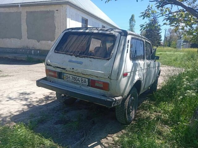 Белый ВАЗ 2106, объемом двигателя 2 л и пробегом 500 тыс. км за 500 $, фото 1 на Automoto.ua