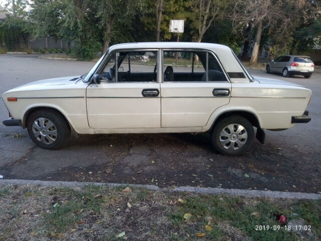 Белый ВАЗ 2106, объемом двигателя 1.6 л и пробегом 150 тыс. км за 1000 $, фото 1 на Automoto.ua
