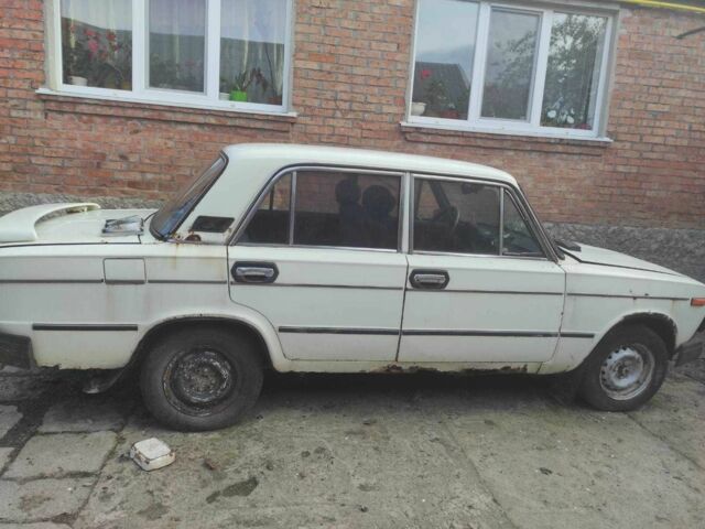 Белый ВАЗ 2106, объемом двигателя 1.3 л и пробегом 47 тыс. км за 300 $, фото 1 на Automoto.ua