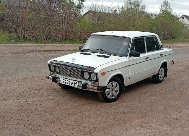 Белый ВАЗ 2106, объемом двигателя 1.3 л и пробегом 330 тыс. км за 496 $, фото 1 на Automoto.ua