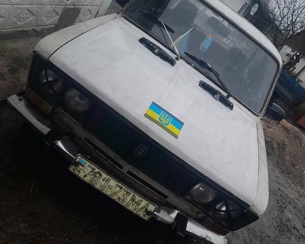 Белый ВАЗ 2106, объемом двигателя 1.3 л и пробегом 100 тыс. км за 500 $, фото 1 на Automoto.ua