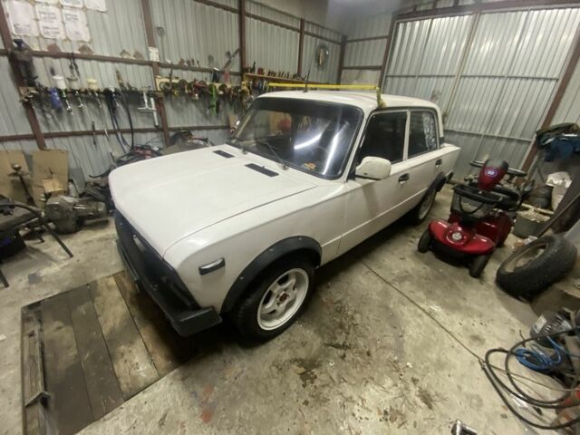 Белый ВАЗ 2106, объемом двигателя 1.5 л и пробегом 60 тыс. км за 1400 $, фото 1 на Automoto.ua