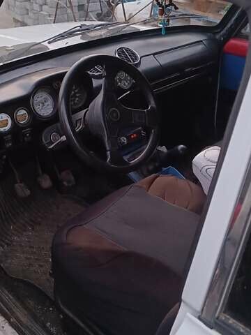 Белый ВАЗ 2106, объемом двигателя 1.3 л и пробегом 90 тыс. км за 800 $, фото 1 на Automoto.ua