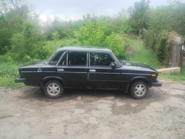 Черный ВАЗ 2106, объемом двигателя 1.6 л и пробегом 600 тыс. км за 1000 $, фото 1 на Automoto.ua