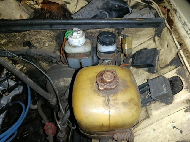 Желтый ВАЗ 2106, объемом двигателя 1.5 л и пробегом 1000 тыс. км за 355 $, фото 1 на Automoto.ua