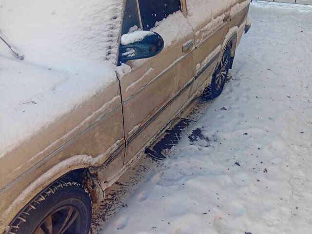 Желтый ВАЗ 2106, объемом двигателя 1.6 л и пробегом 100 тыс. км за 1000 $, фото 1 на Automoto.ua