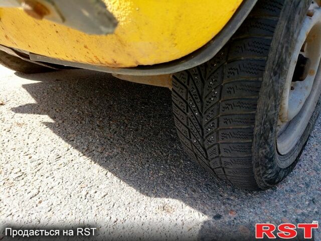 Желтый ВАЗ 2106, объемом двигателя 1.3 л и пробегом 0 тыс. км за 500 $, фото 1 на Automoto.ua