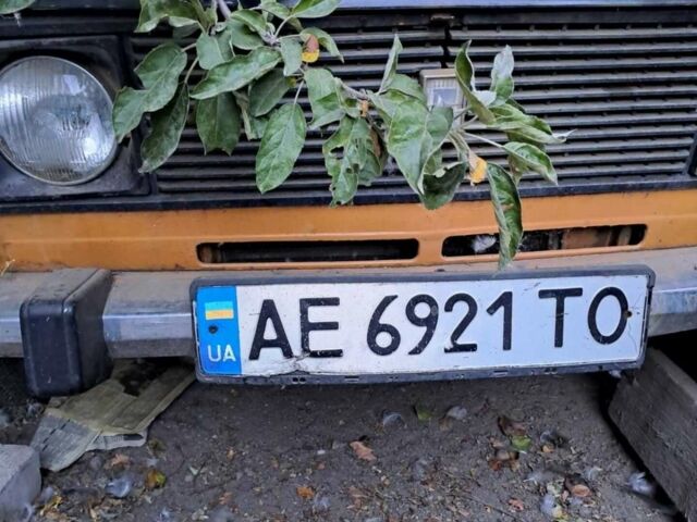 Желтый ВАЗ 2106, объемом двигателя 1.6 л и пробегом 200 тыс. км за 400 $, фото 1 на Automoto.ua