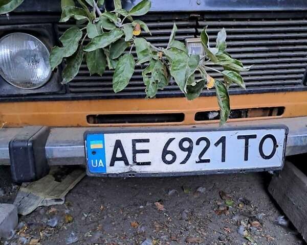 Желтый ВАЗ 2106, объемом двигателя 1.6 л и пробегом 200 тыс. км за 400 $, фото 1 на Automoto.ua