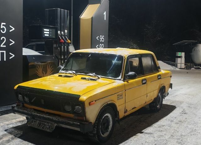 Желтый ВАЗ 2106, объемом двигателя 2 л и пробегом 200 тыс. км за 465 $, фото 1 на Automoto.ua