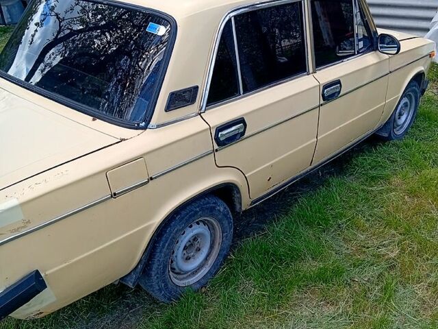 Желтый ВАЗ 2106, объемом двигателя 1.6 л и пробегом 300 тыс. км за 410 $, фото 1 на Automoto.ua