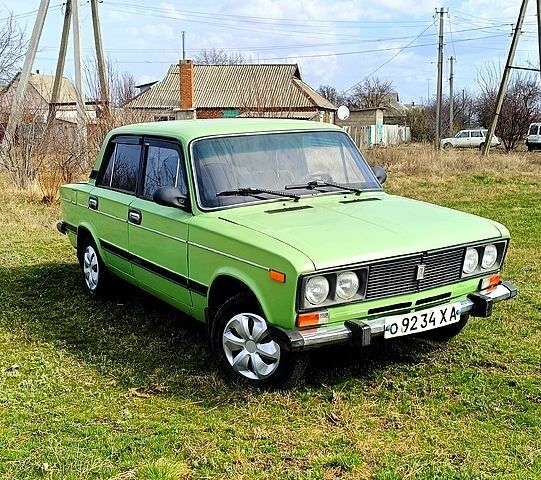 Зеленый ВАЗ 2106, объемом двигателя 15 л и пробегом 200 тыс. км за 1000 $, фото 1 на Automoto.ua