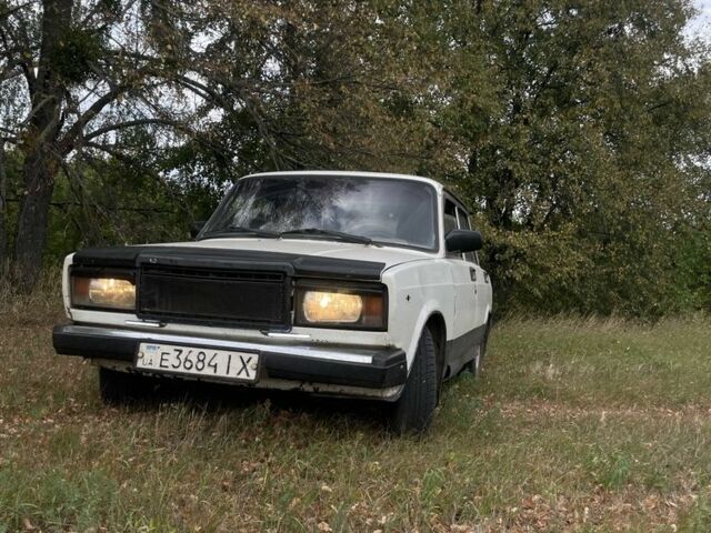 Белый ВАЗ 2107, объемом двигателя 1.3 л и пробегом 75 тыс. км за 225 $, фото 1 на Automoto.ua