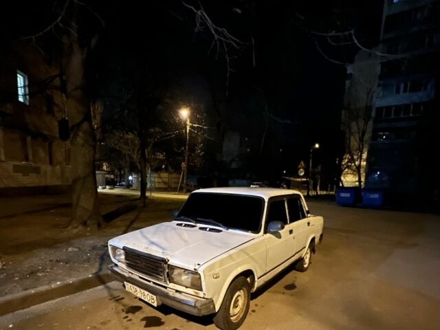 Белый ВАЗ 2107, объемом двигателя 1.5 л и пробегом 3 тыс. км за 677 $, фото 1 на Automoto.ua