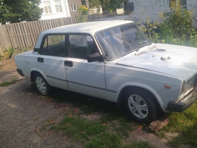 Білий ВАЗ 2107, об'ємом двигуна 1 л та пробігом 100 тис. км за 500 $, фото 1 на Automoto.ua
