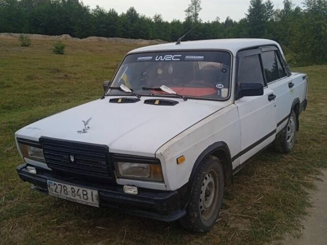 Белый ВАЗ 2107, объемом двигателя 1 л и пробегом 30 тыс. км за 700 $, фото 1 на Automoto.ua