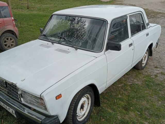 Белый ВАЗ 2107, объемом двигателя 0 л и пробегом 70 тыс. км за 454 $, фото 1 на Automoto.ua