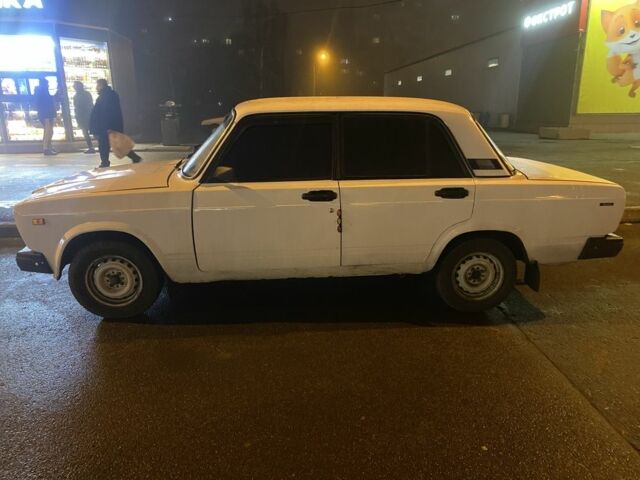 Белый ВАЗ 2107, объемом двигателя 0 л и пробегом 777 тыс. км за 876 $, фото 1 на Automoto.ua