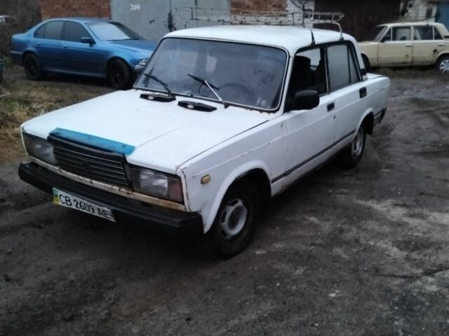 Белый ВАЗ 2107, объемом двигателя 1.6 л и пробегом 56 тыс. км за 450 $, фото 1 на Automoto.ua