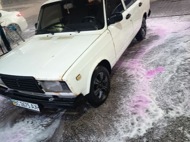 Белый ВАЗ 2107, объемом двигателя 7 л и пробегом 77 тыс. км за 452 $, фото 1 на Automoto.ua