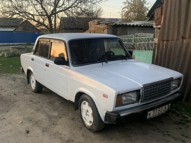 Білий ВАЗ 2107, об'ємом двигуна 1.7 л та пробігом 250 тис. км за 790 $, фото 1 на Automoto.ua